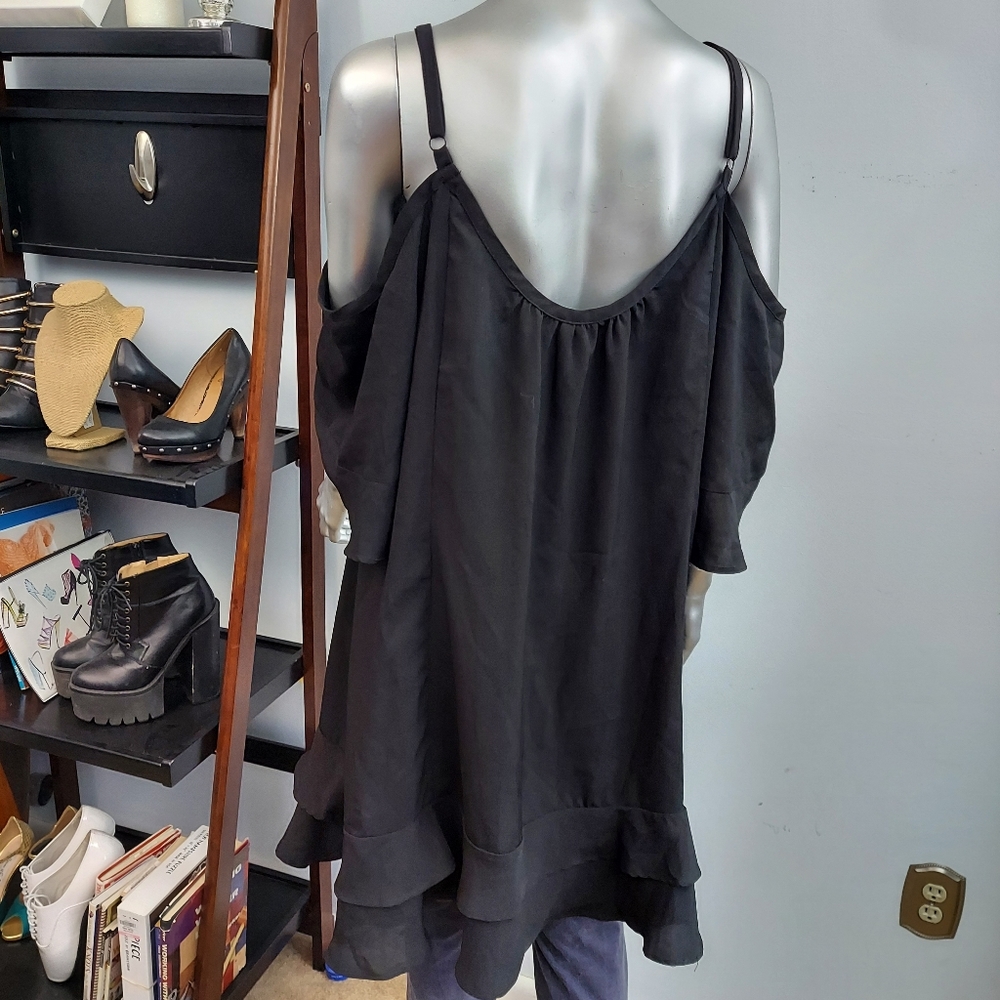 Torrid Cold Shoulder Short Sleeve sz 1X - Picture 5 of 9